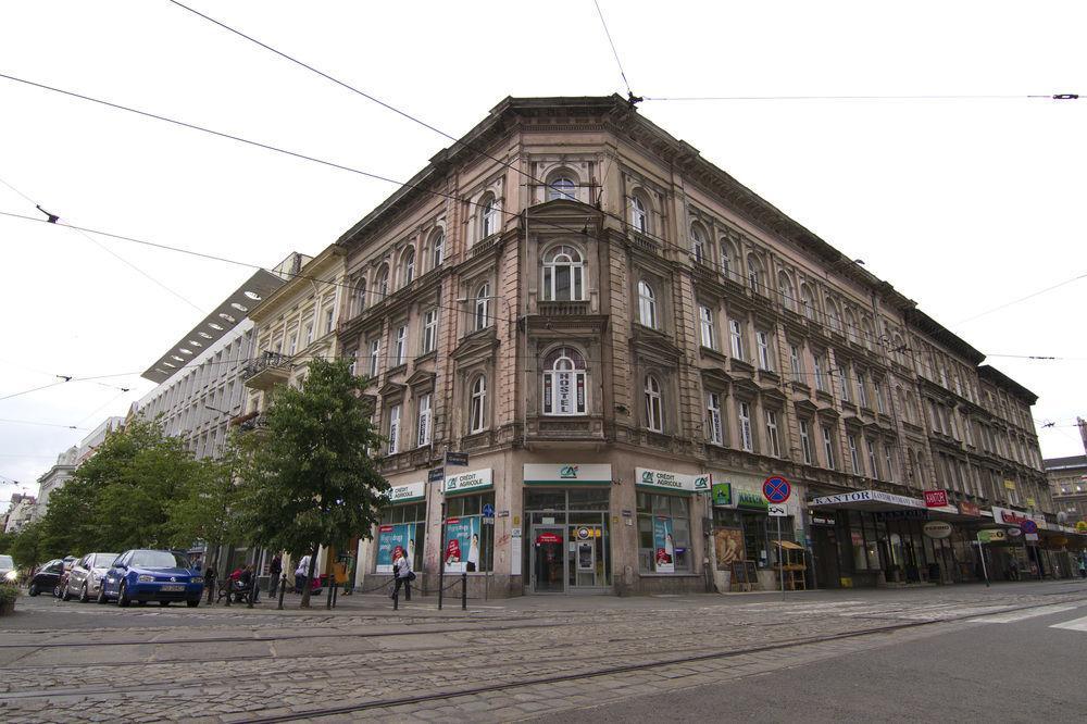 Hostel Mango Познан Екстериор снимка