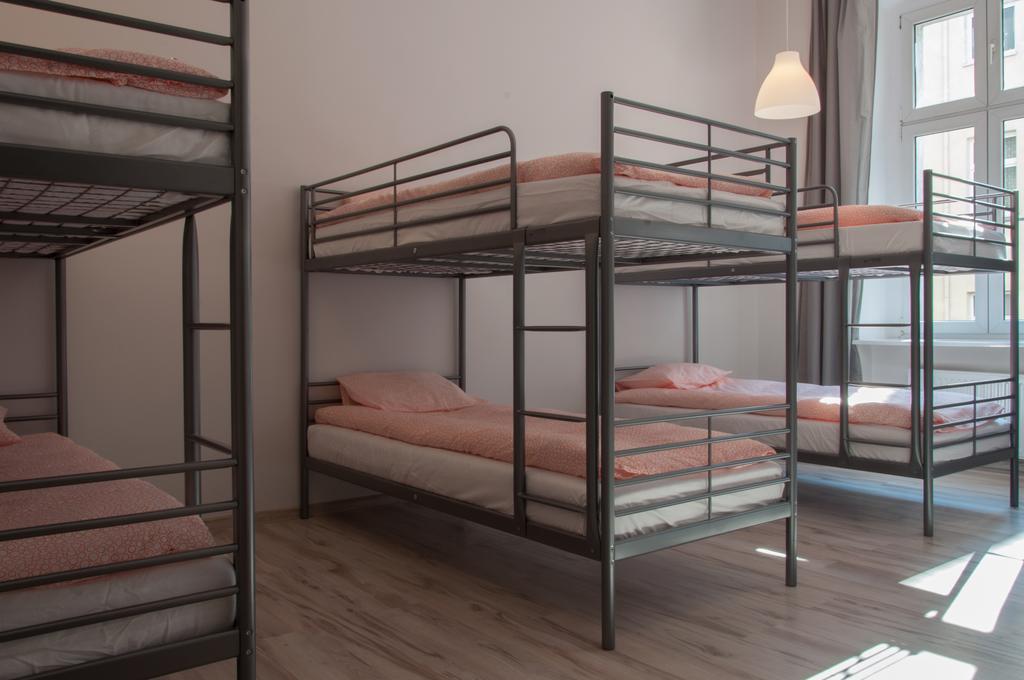 Hostel Mango Познан Екстериор снимка