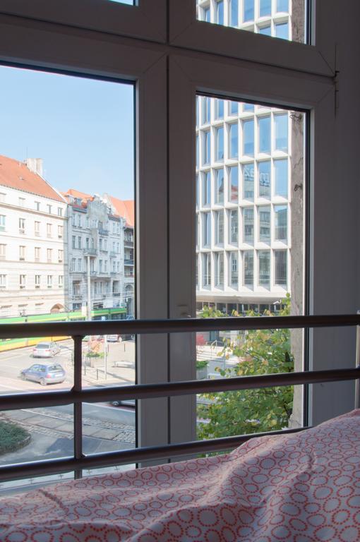 Hostel Mango Познан Екстериор снимка