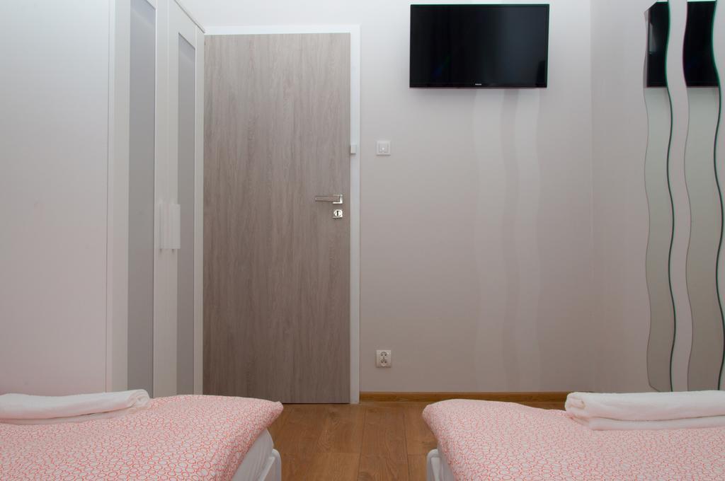 Hostel Mango Познан Екстериор снимка