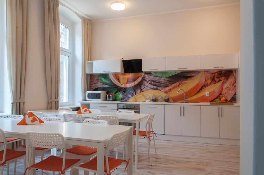 Hostel Mango Познан Екстериор снимка