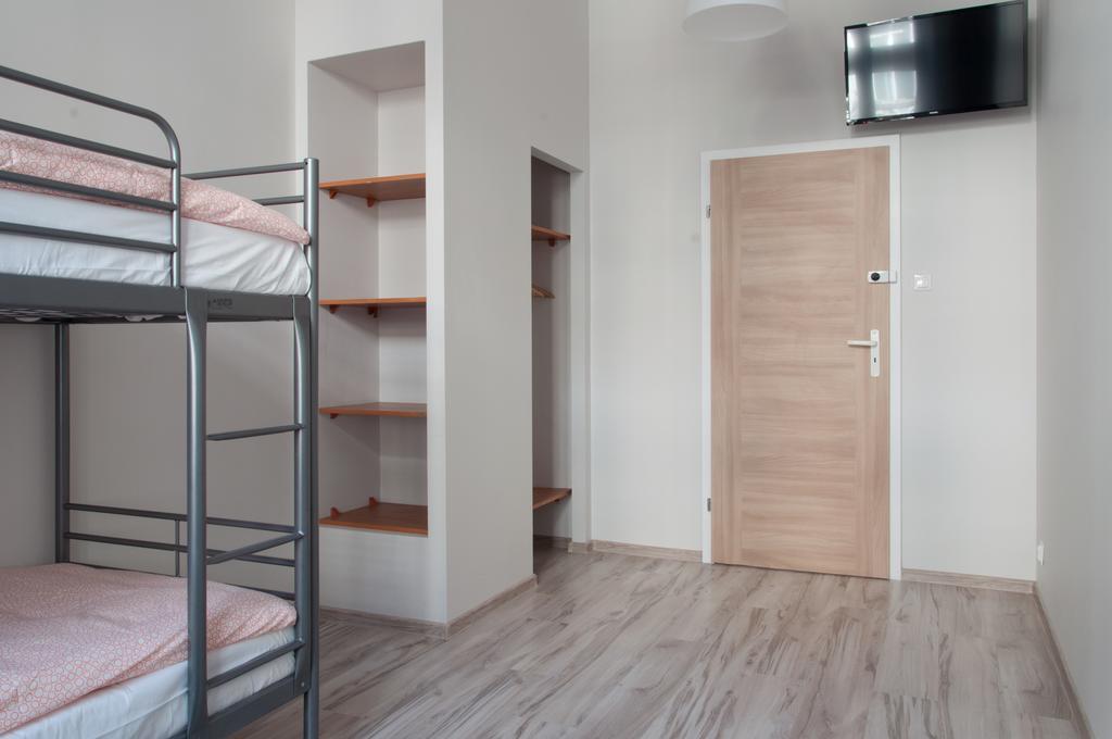 Hostel Mango Познан Екстериор снимка