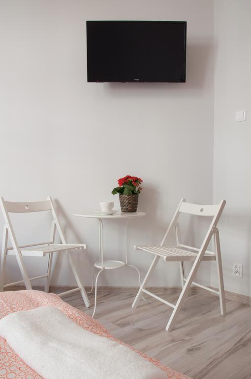 Hostel Mango Познан Екстериор снимка