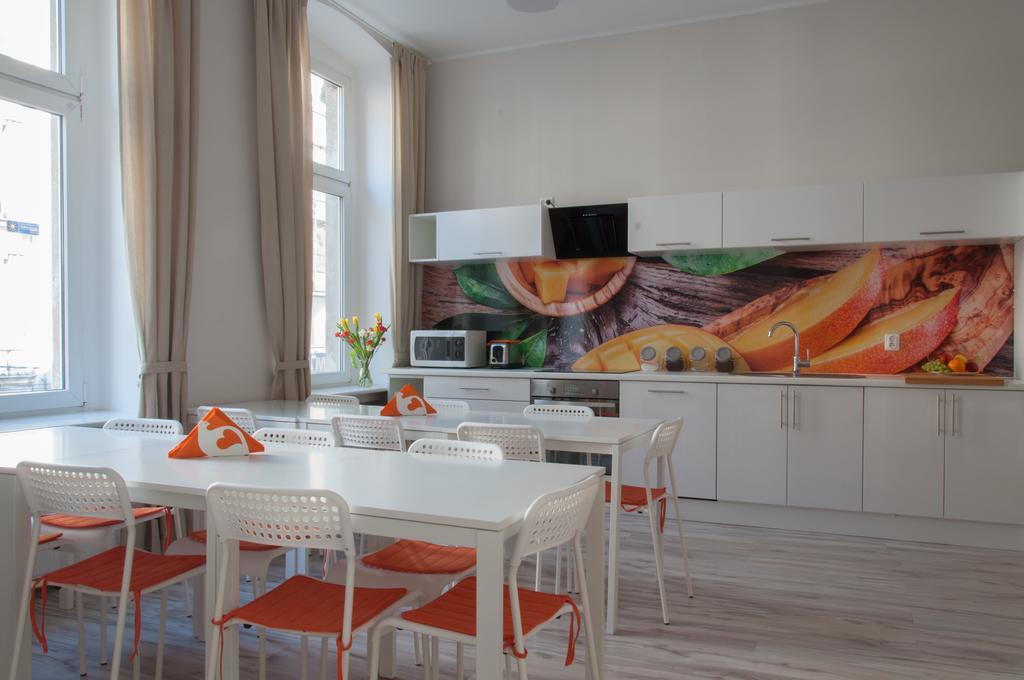 Hostel Mango Познан Екстериор снимка