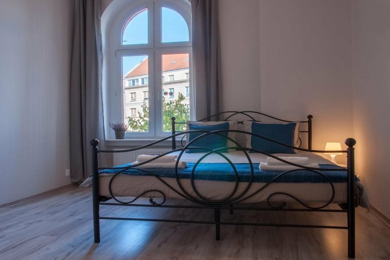 Hostel Mango Познан Екстериор снимка