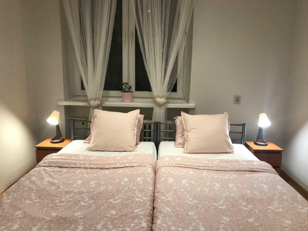 Hostel Mango Познан Екстериор снимка